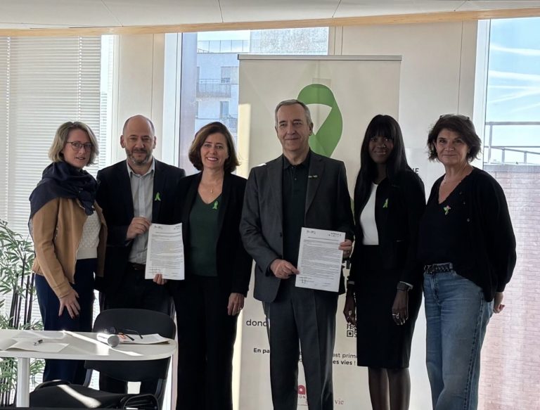 Signature de la charte d'ambassadrice du don d'organes par l'ARS Île-de-France